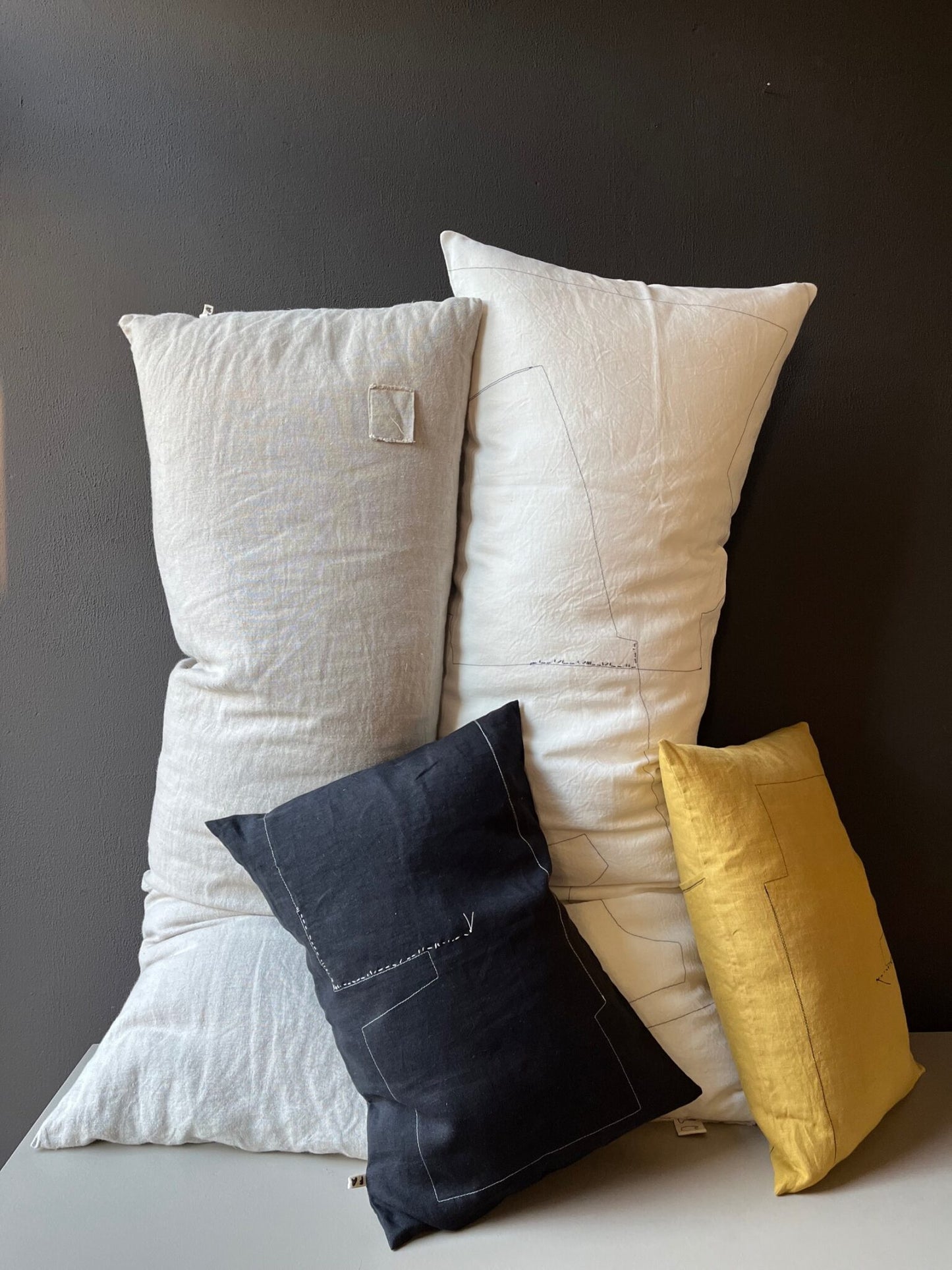 Totum Cushion