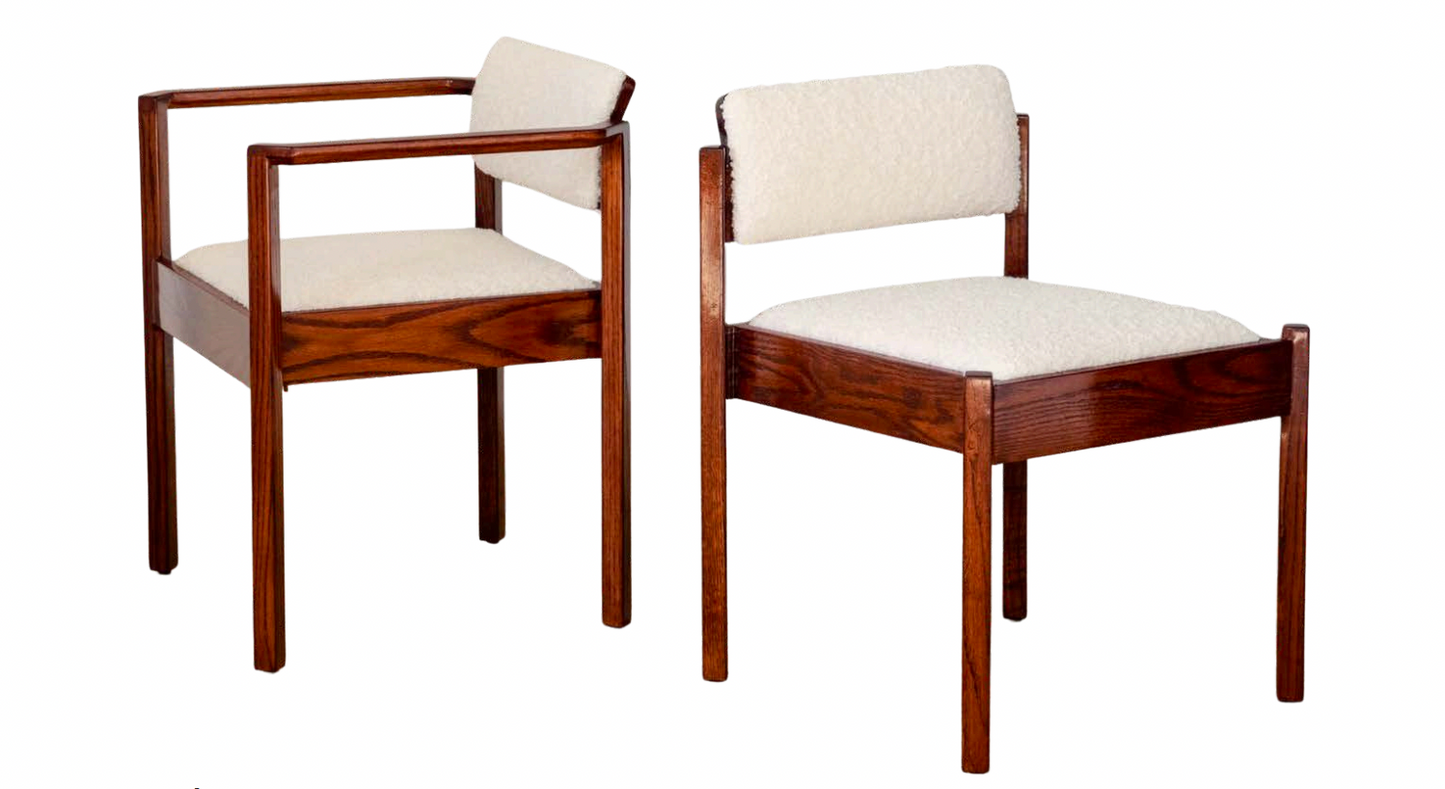 Paire de chaises danoises en noyer et laine d'alpaga crème des années 1960, récemment restaurées