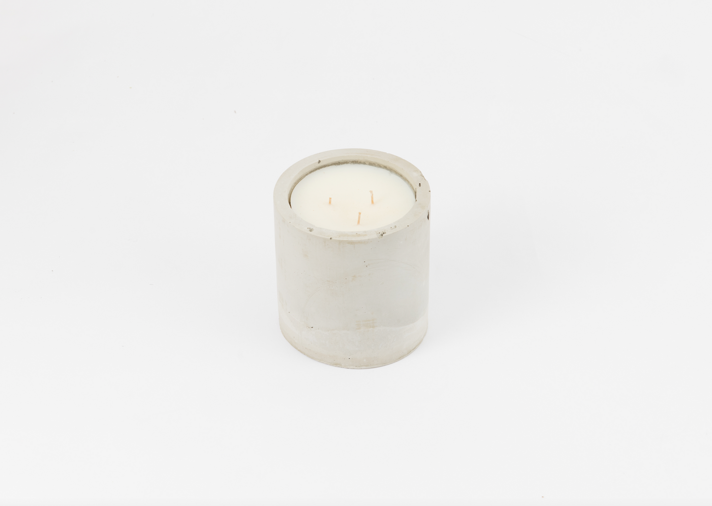 White Smoke Georgica Candle