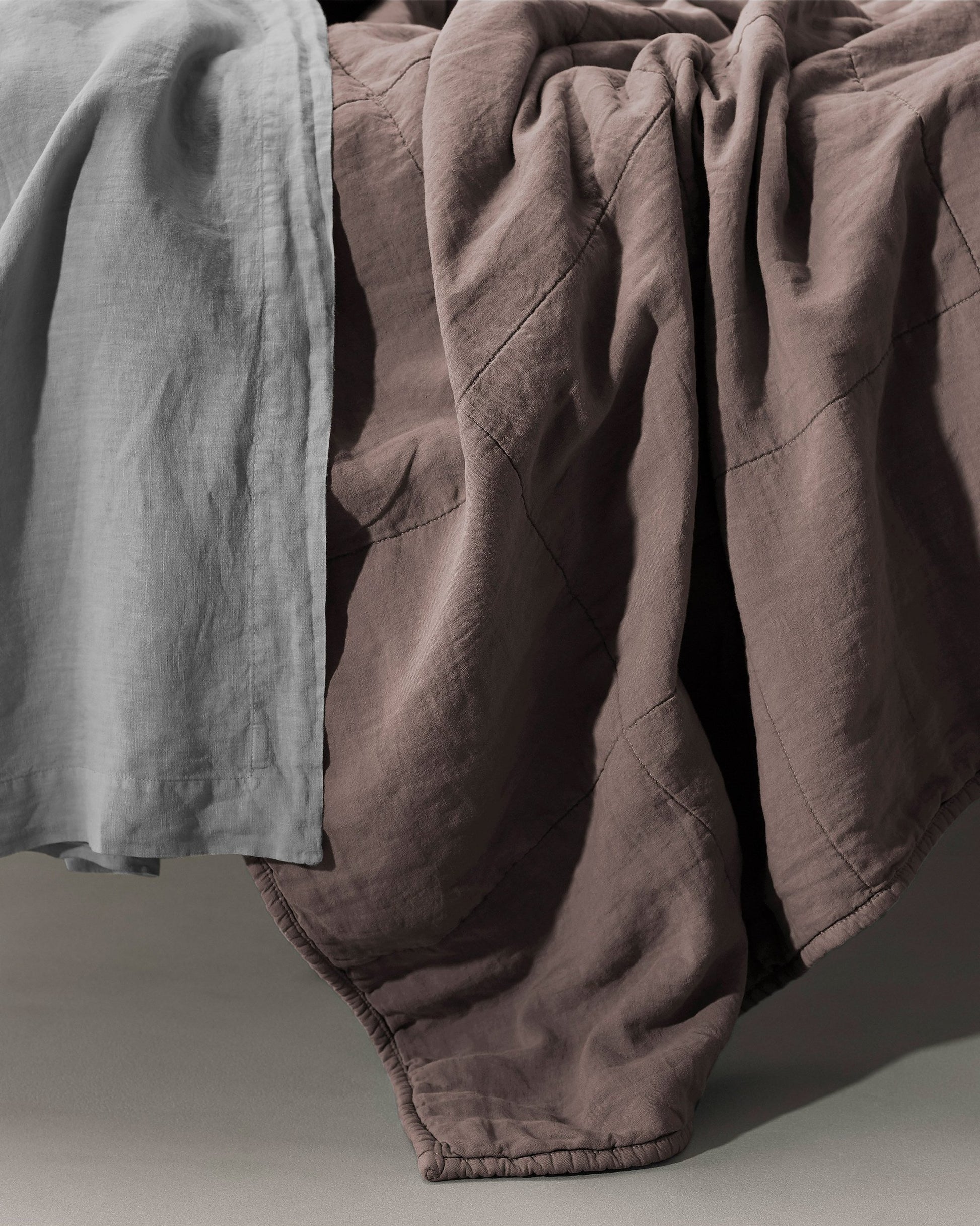 Dim Gray Italian Linen (Rem) Quilt